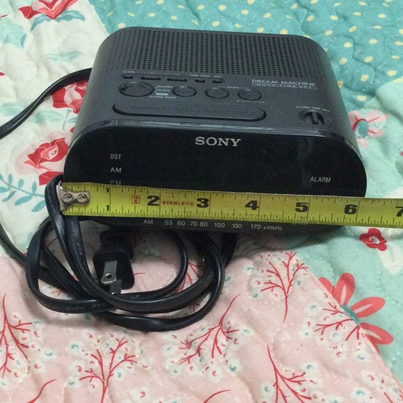 Sony ICF-C218 Dream Machine AM FM Alarm Clock Radio - Picture 3 of 5